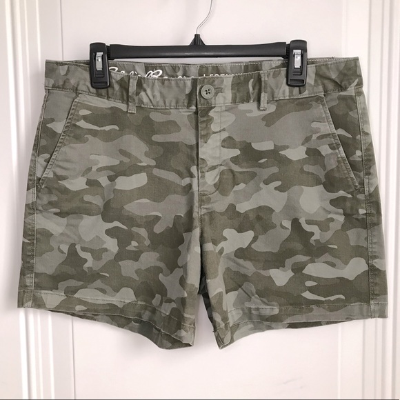 Eddie Bauer Pants - Eddie Bauer Camo Legend Wash Stretch Slightly Curvy Fit shorts sz 12 in EUC